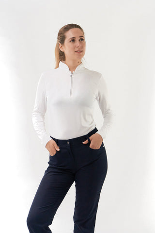 Navy Ladies golf trousers made from flexible lightweight 4 way stretch material.  Featuring a zip and button fastening with five belt loops, a regular fit with anti-crease and anti-static properties. These women's golf trousers have two open pockets to the front and back. Size 8 to 20.