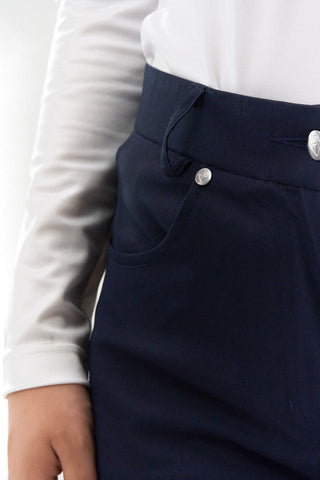 Navy Ladies golf trousers made from flexible lightweight 4 way stretch material.  Featuring a zip and button fastening with five belt loops, a regular fit with anti-crease and anti-static properties. These women's golf trousers have two open pockets to the front and back. Size 8 to 20.