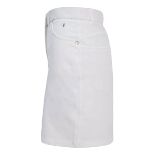 Traditional style lightweight White Skort made in a four-way stretch polyester fabric. The skort has a small slit at the back, two front pockets and a zipper with button fastening. The buttons are etched with the Pure Golf logo, which also features on the two back pockets in very subtle stitching for an overall stylish effect. They come with matching attached undershorts.